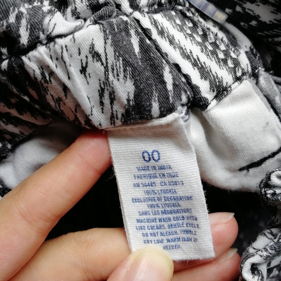 AMERICAN EAGLE Aztec Soft Shorts Paperbag waist Shortie 00 AE - Picture 2 of 8